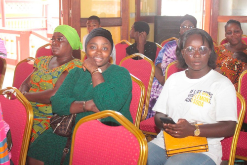 ceremonie-de-remise-de-dons-aux-populations-sinistrees-des-village-d-azuret fk9hy3xfi09